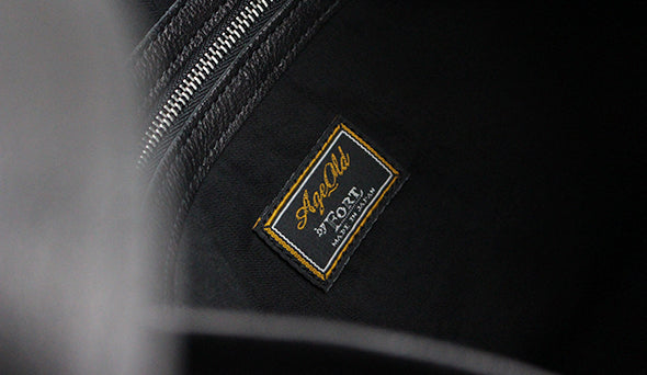 Age Old / エイジオールド】Leather Newspaper Bag.いよいよリリースの Age Old / エイジオールド】Leather Newspaper Bag.いよいよリリースの