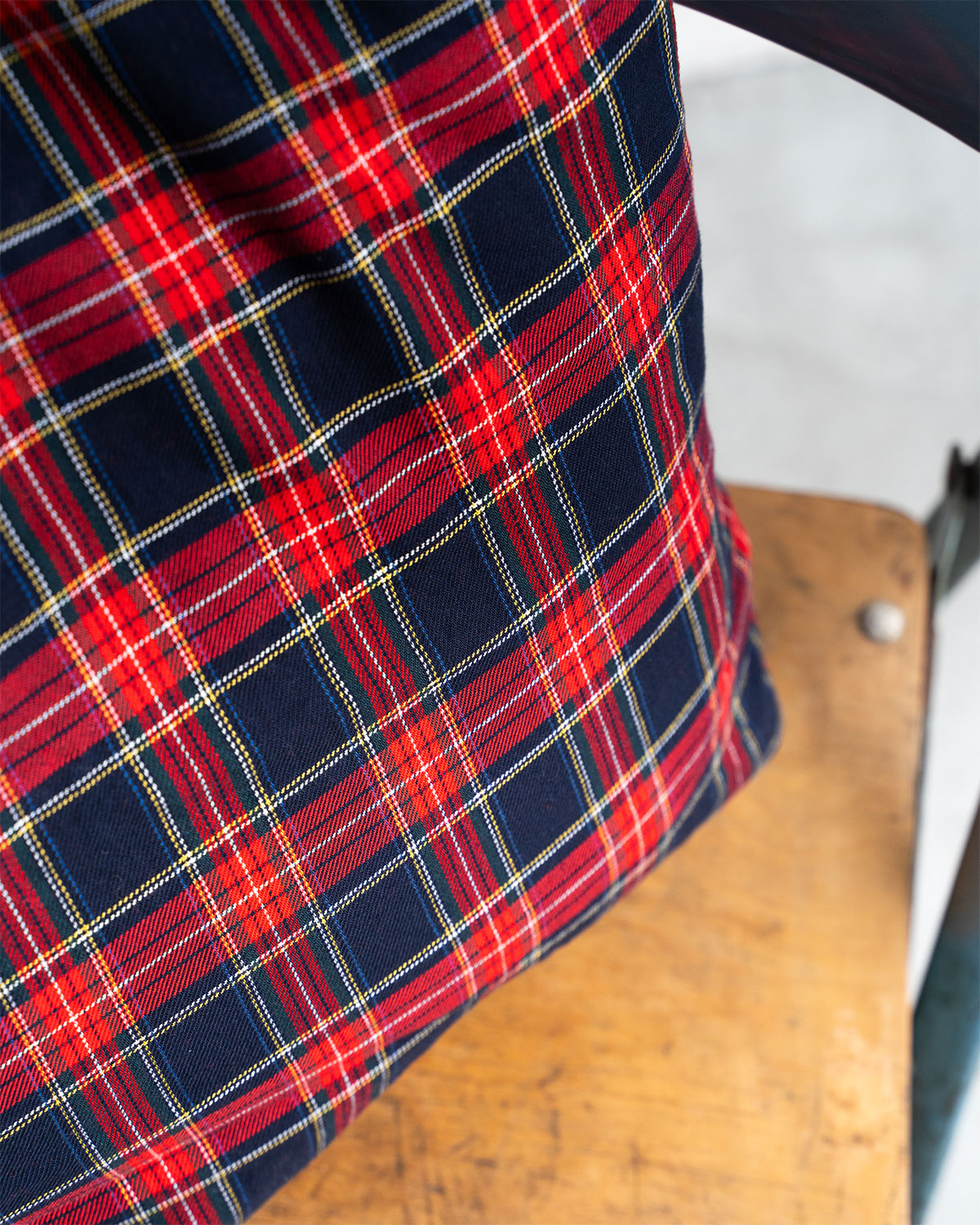 【HEXICO】Magazine Tote "Deadstock Tratan Check Fabrics"