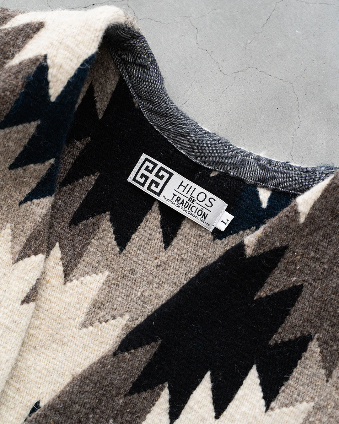 【Hilos De Tradición】Rug Vest 『MILL ESTRELLA』 Oaxaca Handwoven