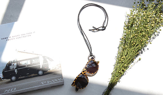 【TERRA / テラ】Sunglass Holder 全色揃って再入荷いたしました‼︎これからの季節にとても使えるアイテムです。