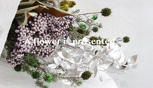 【A flower is presented.】X'masに向けてドライフラワー販売を開始いたします。