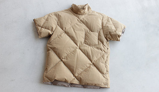 【Kaptain Sunshine / キャプテン サンシャイン】 MockNeck Down Tee.挑戦していただきたい１着。