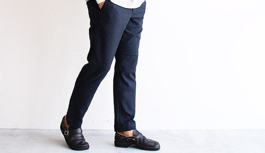【A VONTADE / ア ボンタージ】Slim Easy Slacks.1本は持っておきたい抜群の安定感。