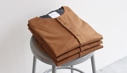 【STILL BY HAND / スティル バイ ハンド】毎シーズン高い人気を誇るCrew Neck Cardiganが登場です。