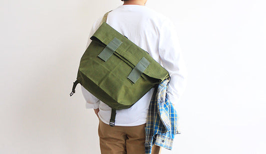 【DEADSTOCK】80s Denmark Military Messenger Bag.シンプルなデザインが魅力のヴィンテージバック。