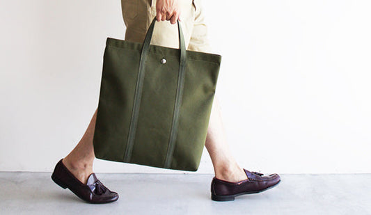 【nanamica / ナナミカ】Shoulder Bag & Tote Bag.高級感と品のあるグリーンキャンバスのバック。