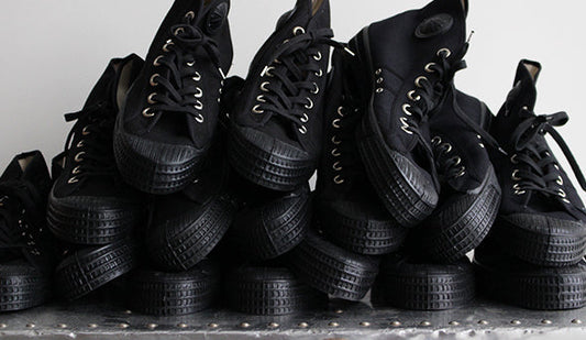 【DEADSTOCK】Czech Army Canvas Trainer ”Black"ミリタリーでは珍しいオールブラックの1足。
