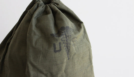 【DEADSTOCK】60s US Army Patient Effects Bag.スタイルのアクセントとして活躍するヴィンテージバック。