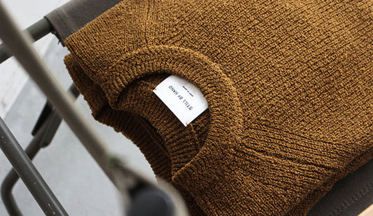【STILL BY HAND / スティル バイ ハンド】Crew Neck Kint.年末に向けて暖かなニットをご用意しております。