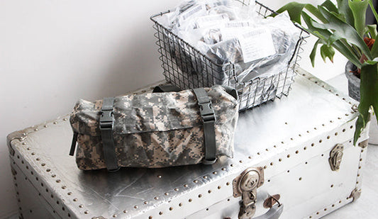 【DEADSTOCK】00s USMC Digital Camo Pattern Bag.モノトーンでクールなデジタルカモバック。