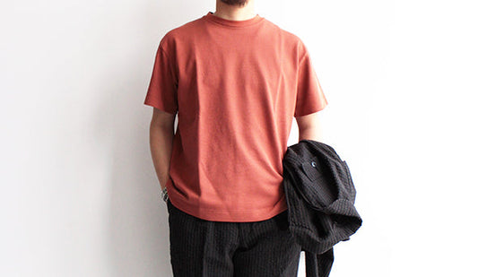 【Blurhms / ブラームス】Seed Stitch Box Tee.FORTでも高い人気を誇るブラームスのカットソーが入荷です。
