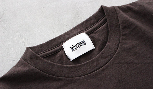 【Blurhms / ブラームス】のプリントTシャツも勢揃いです。夏に向けて是非。