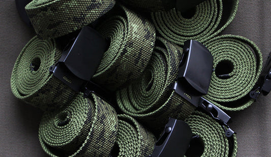 【DEADSTOCK】 00s Canadian Army Canvas belt "CADPAT"スタイルのアクセントになるクールな1本。