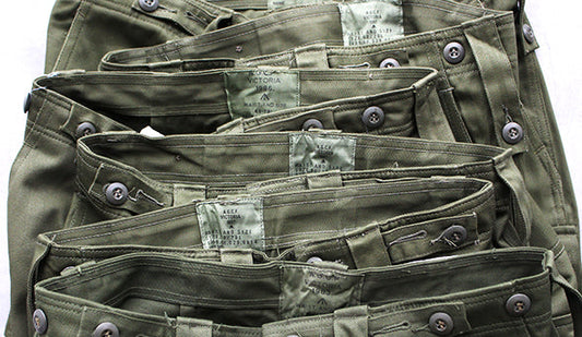 【Australian Army Fatigue Trousers】独特なディテールが目を引く隠れた名作も再入荷いたしました。