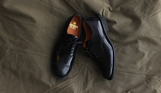 【SANDERS / サンダース】Military Derby Toecap Shoe.ドレスでもカジュアルでも使える万能な１足。