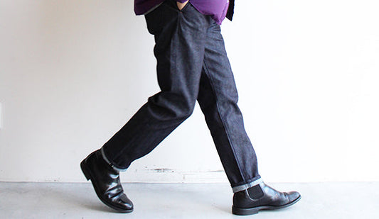 【STILL BY HAND / スティル バイ ハンド】One Tuck Tapered Denim Pants.スラックスのような雰囲気を持つ大人のデニム。。