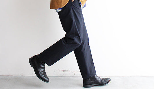 【STILL BY HAND / スティル バイ ハンド】Cotton Tapered Slacks。春らしい軽やかなコットントラウザー。