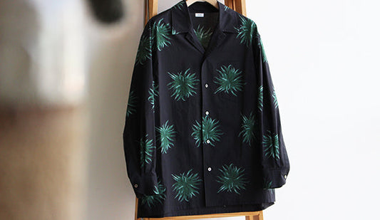 【Blurhms / ブラームス】Open Collar Shirts "Plant"ブラックベースにプラント柄のクールな1枚。