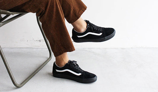 【VANS / ヴァンズ】Authentic & Old School  "Black Pig Suede"ヴァンズの中で一番クールなカラーが入荷です。