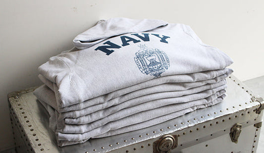 【IMPORT】Champion Reverse Weave Hoodie "USNA Official Print"こちらのフーディーも入荷です。