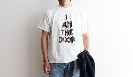 ご好評いただいております【City Lights Bookstore】のTシャツを新たにアップいたしました。