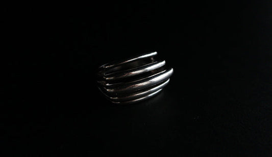 【VINTAGE】”Robert Lee Morris” Modern Ringなどお勧めしたかったシルバーを本日もアップいたしました。
