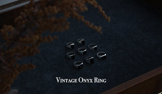 自身も愛用し、お勧めしたかった【Vintage Onyx Ring】をリリース致します。
