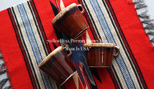 【VINTAGE】70-80s Hull Pottery Brown Mug 3piece Set "Made In USA" & Chimayo Rug "Good Size"をご紹介です。