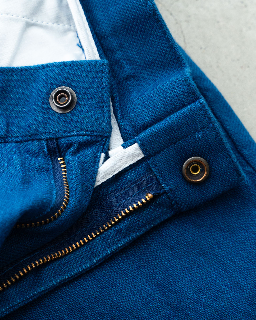【HEXICO】Indigo Flannel Slacks 『30s Cinch Buckle Iron / 70-80s Talon 42 Brass』
