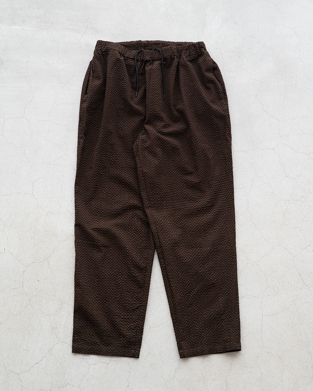 カラー Brown