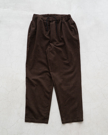 カラー Brown