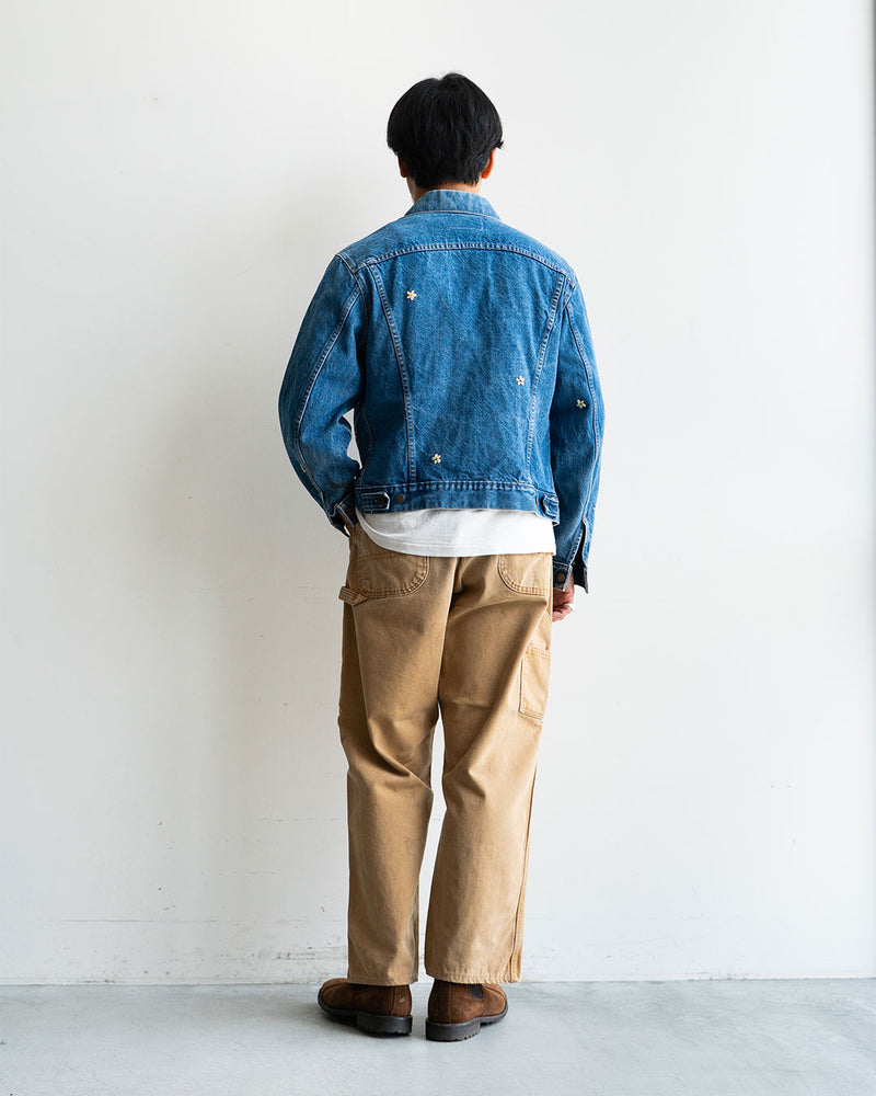 モデル 身長175cm　体重69kg