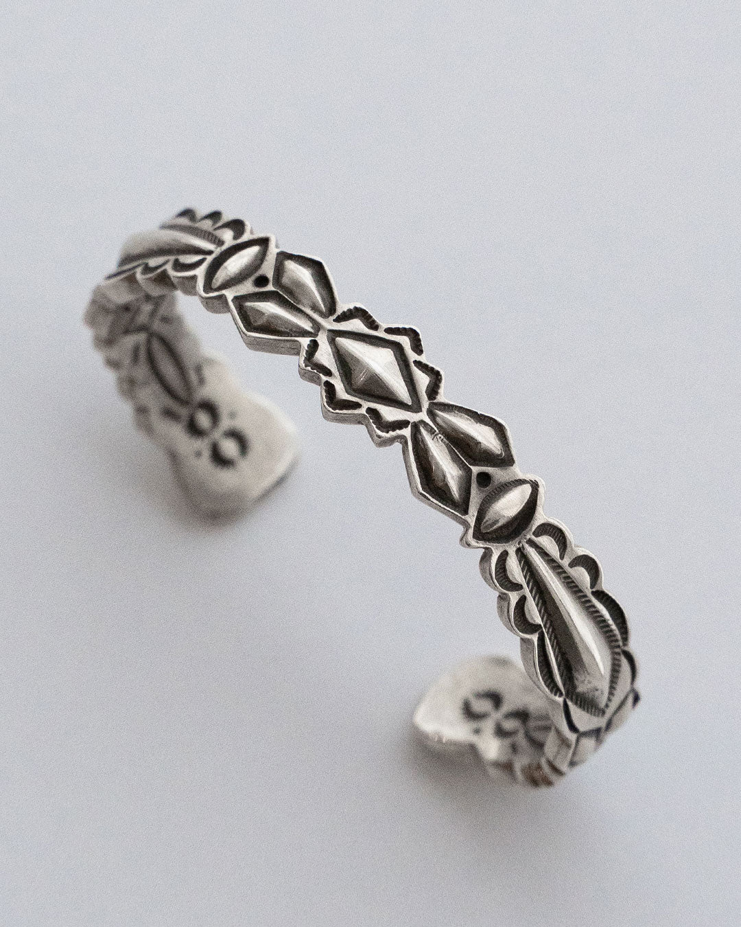 【Indian Jewelry】Navajo『RAY ADAKAI』Double Stamp Bangle ②