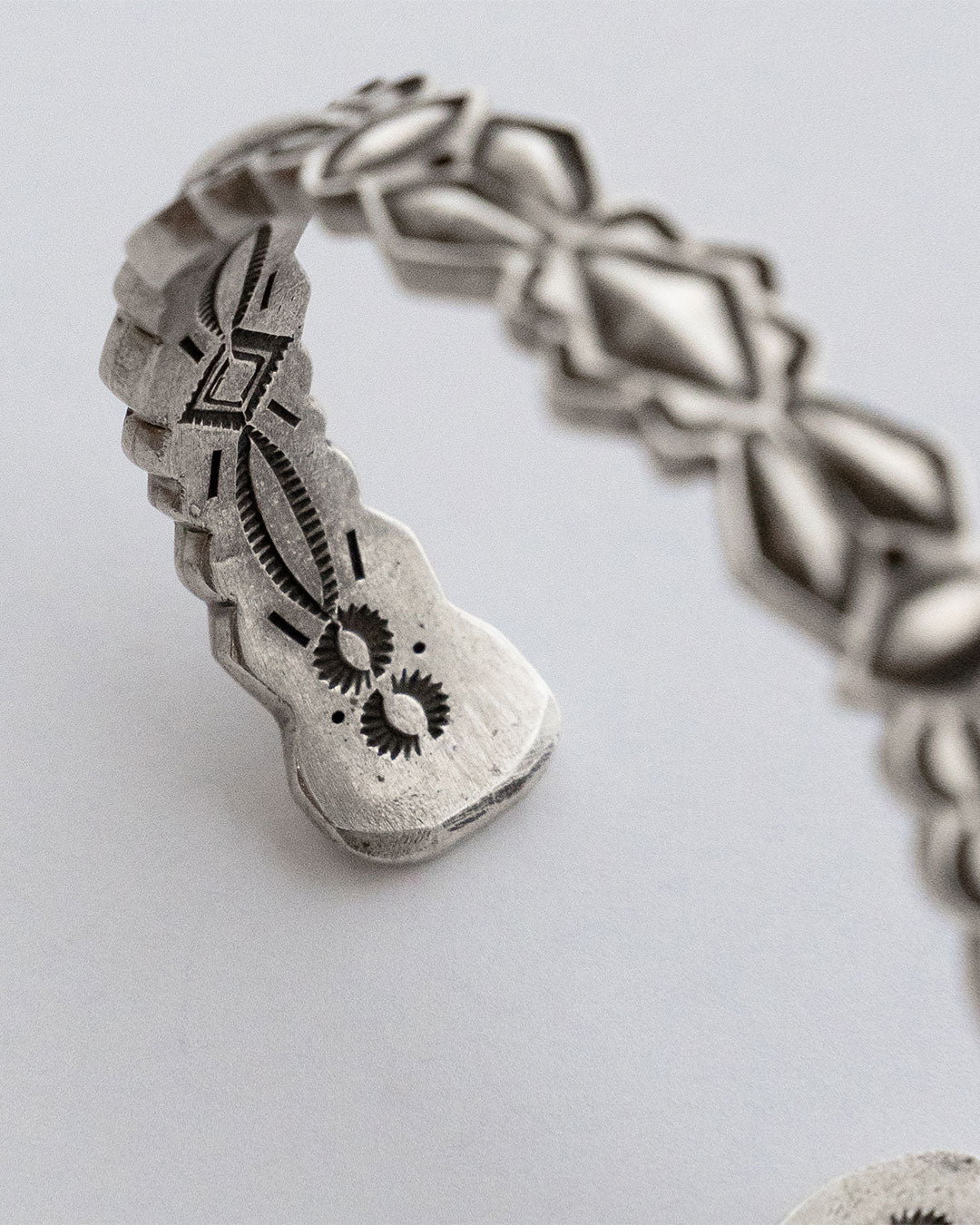 【Indian Jewelry】Navajo『RAY ADAKAI』Double Stamp Bangle ②