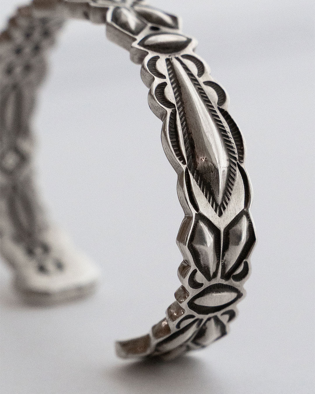 【Indian Jewelry】Navajo『RAY ADAKAI』Double Stamp Bangle ②