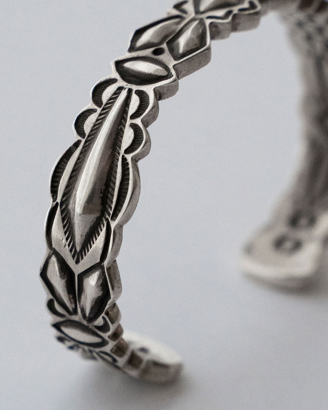 【Indian Jewelry】Navajo『RAY ADAKAI』Double Stamp Bangle ②