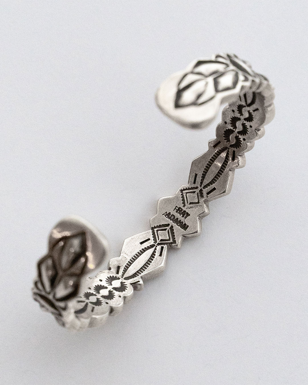 【Indian Jewelry】Navajo『RAY ADAKAI』Double Stamp Bangle ②