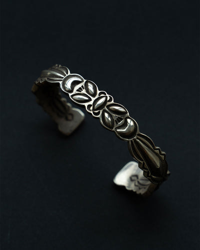 【Indian Jewelry】Navajo『RAY ADAKAI』Double Stamp Bangle ①