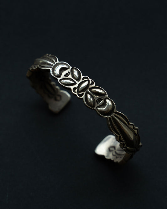 【Indian Jewelry】Navajo『RAY ADAKAI』Double Stamp Bangle ①