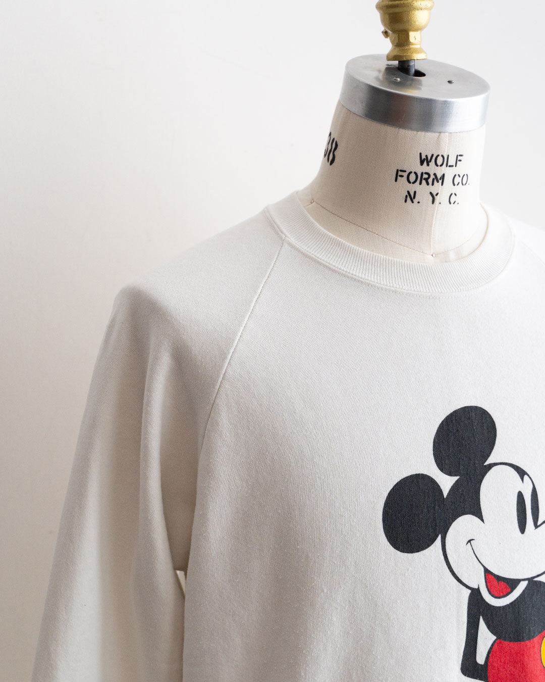 【VINTAGE】80s Official Micky Sweat 『Disney Designs』 Made in USA ①