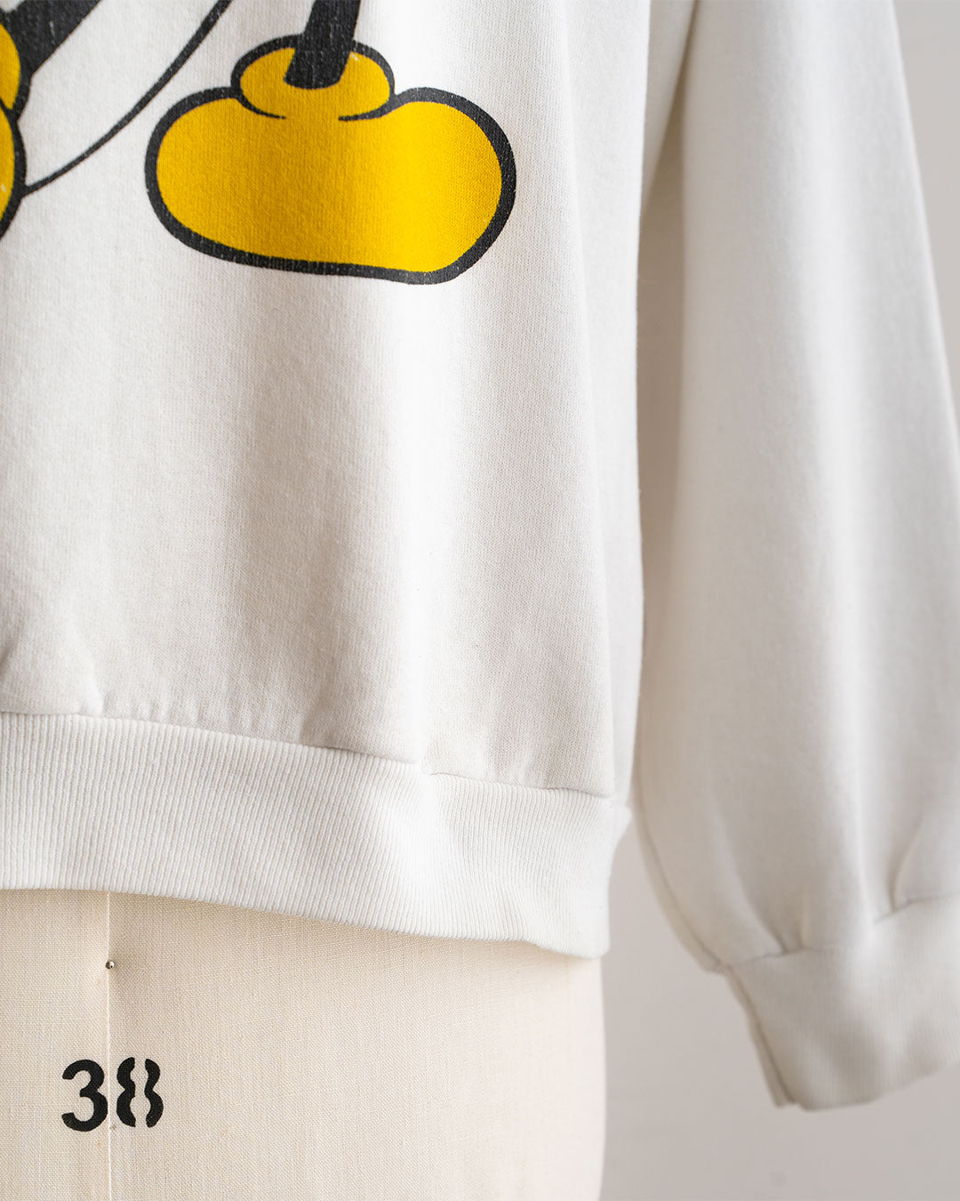 【VINTAGE】80s Official Micky Sweat 『Disney Designs』 Made in USA ③