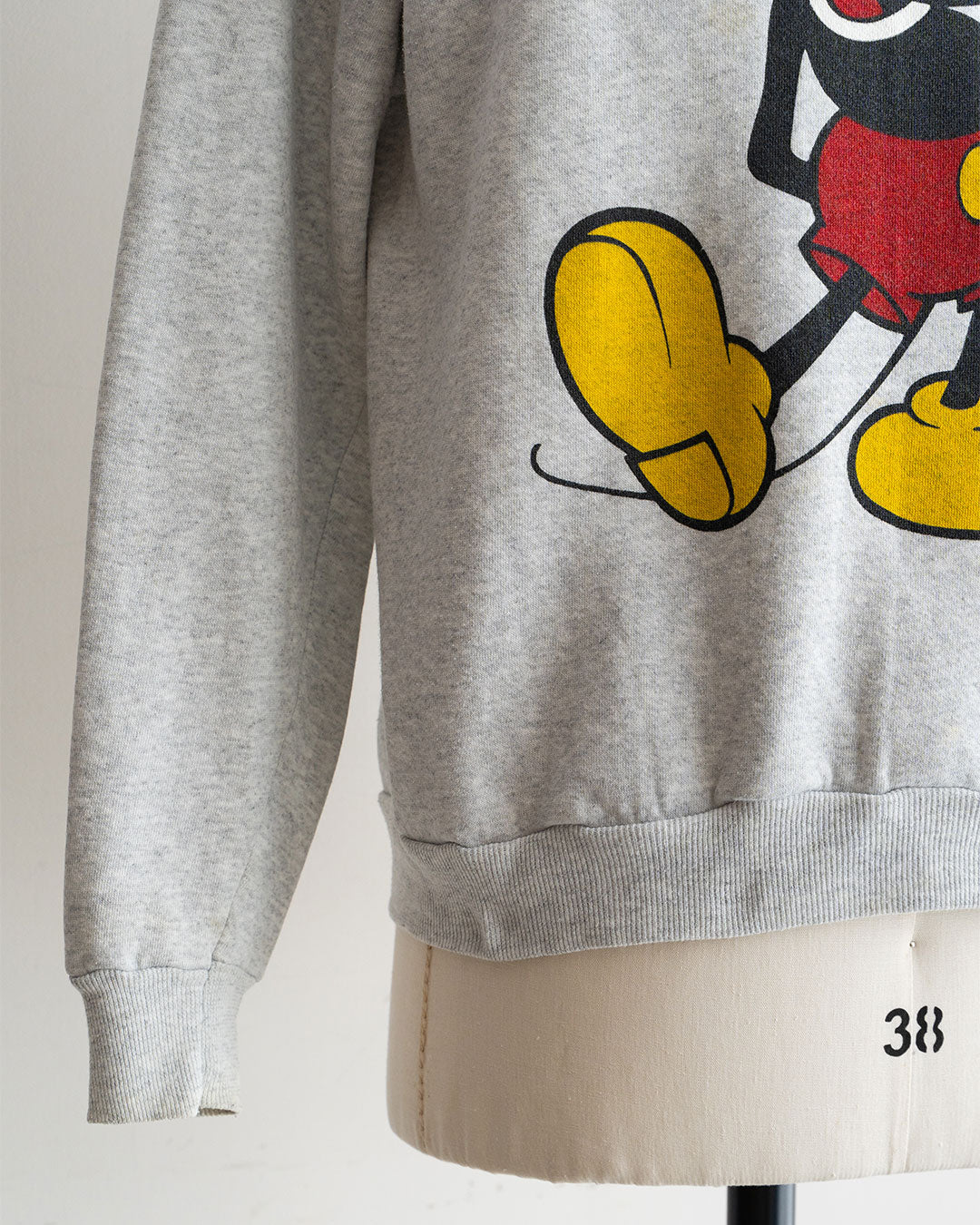 【VINTAGE】80s Official Micky Sweat 『Disney Designs』 Made in USA ④