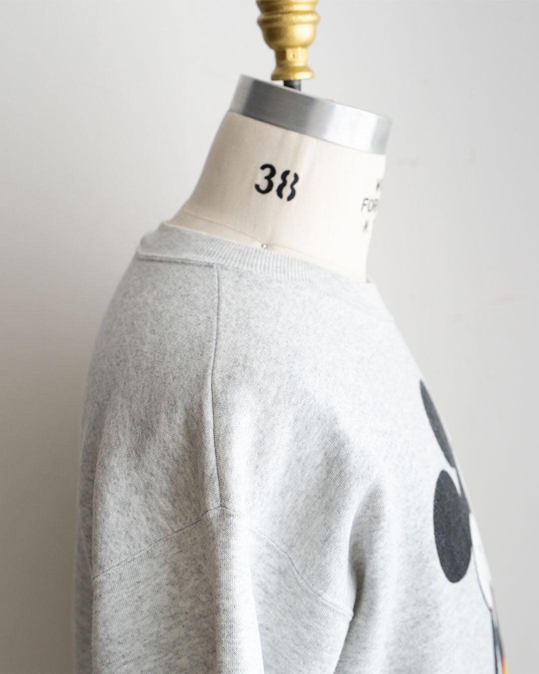 【VINTAGE】80s Official Micky Sweat 『Disney Designs』 Made in USA ④