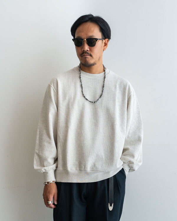 洗練されたリラックスシルエット
