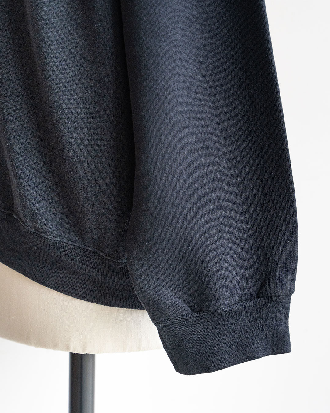 【VINTAGE】80-90s University Graphic Sweat 『IOWA HAWKS』 TULTEX