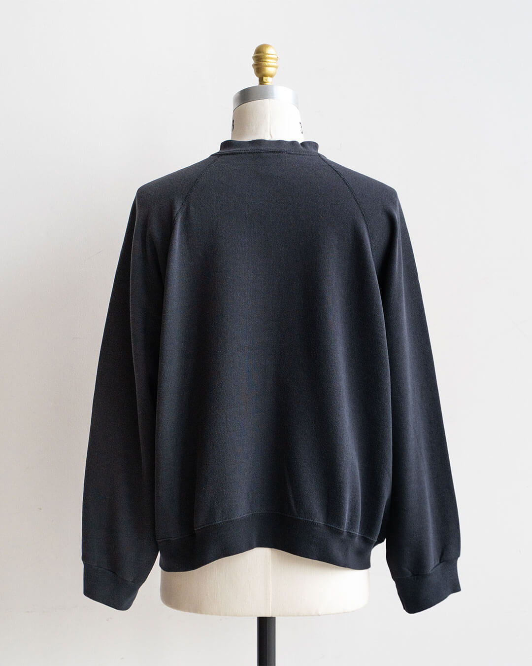 【VINTAGE】80-90s University Graphic Sweat 『IOWA HAWKS』 TULTEX