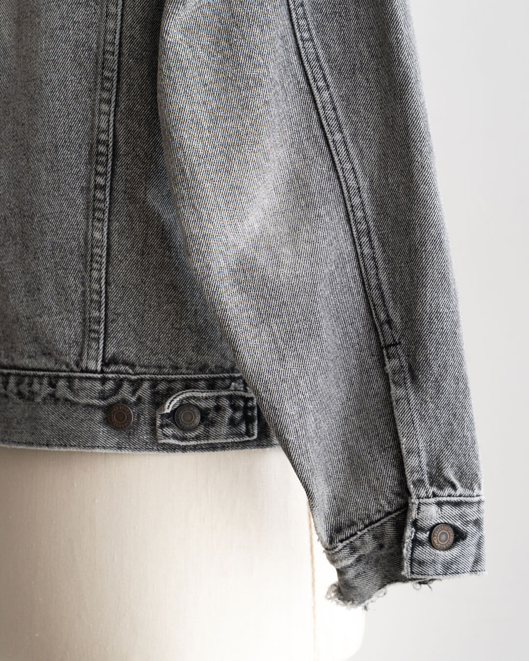【Vintage】90s Levis 70507 Denim Jacket 『Fade Black』 Made In USA