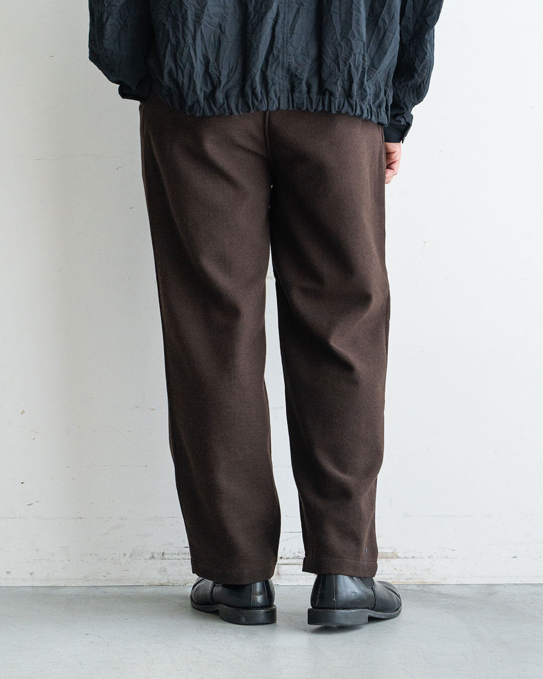 モデル 身長175cm　体重69kg / 着用カラー Dark Brown