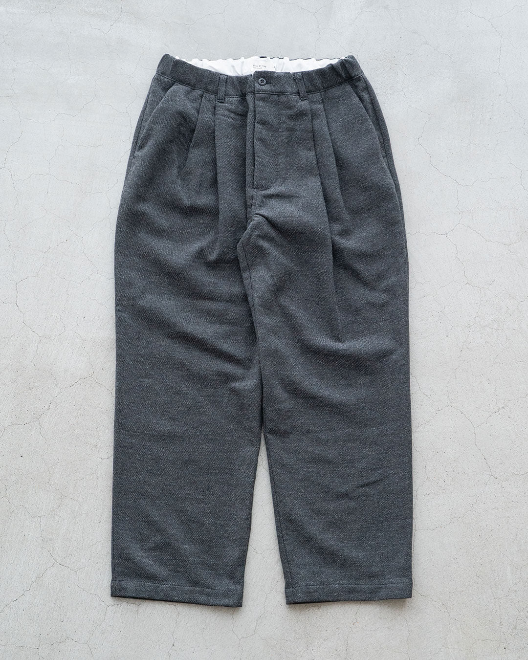 カラー Grey