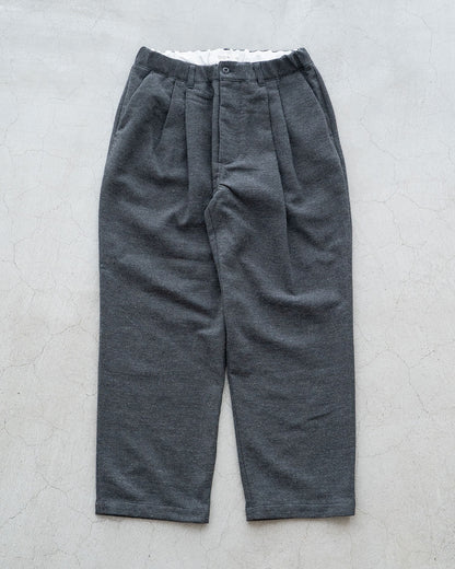 カラー Grey